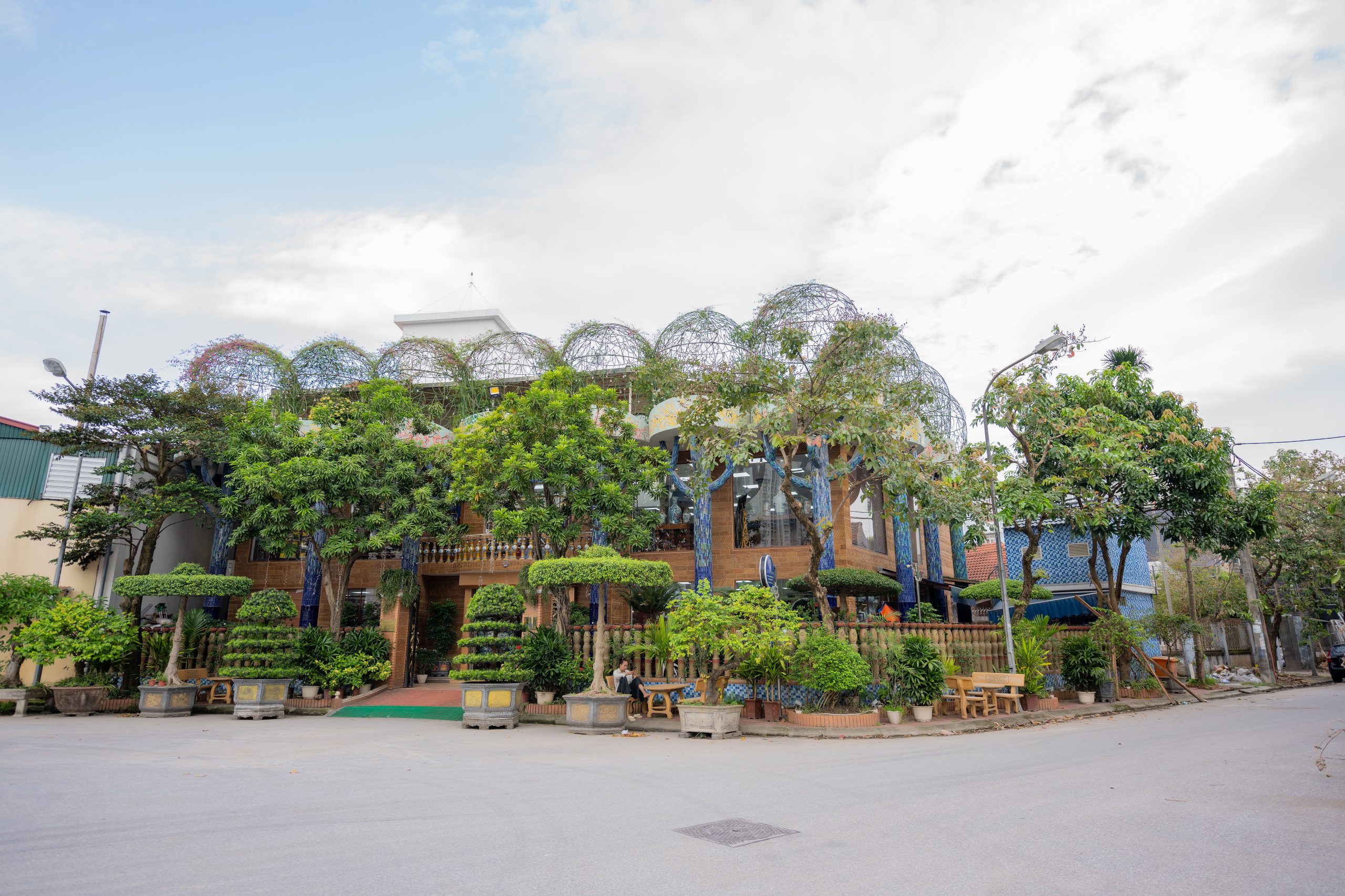 Showroom Gốm sứ Cương Duyên