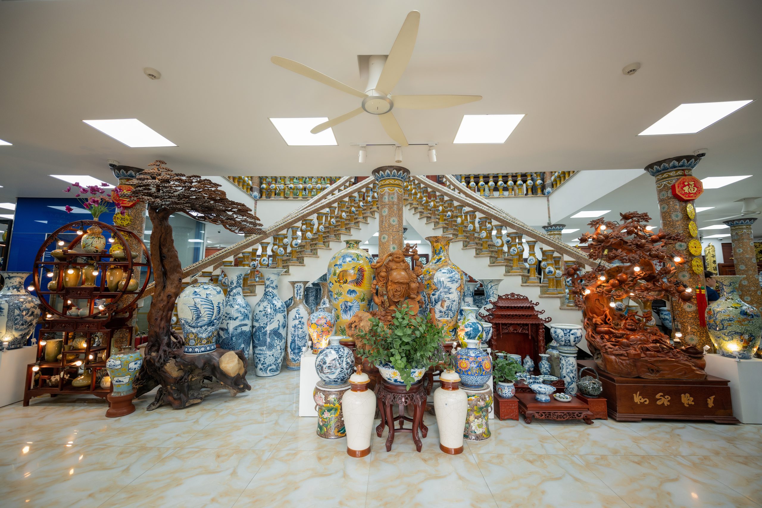 Showroom Gốm sứ Cương Duyên