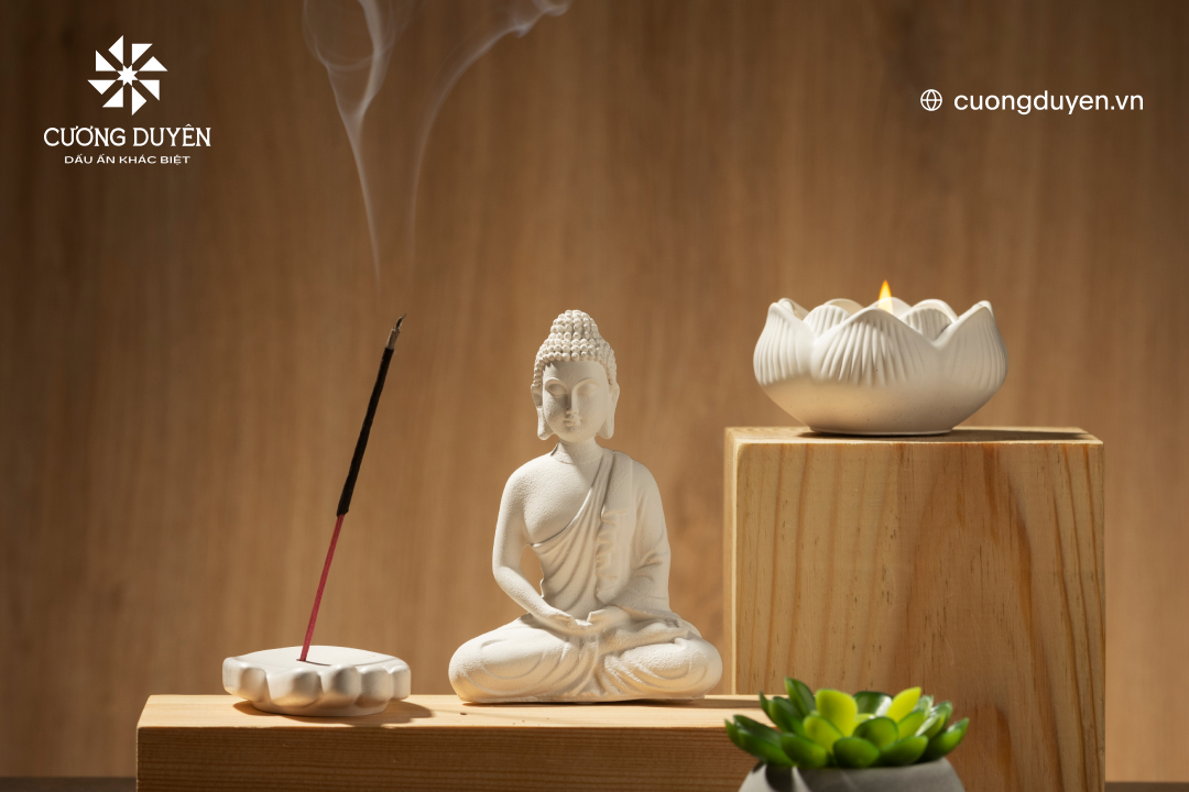 Thắp Hương Nên Thắp Bằng Tay Trái Hay Tay Phải 8 Lưu ý bạn cần tránh khi thắp hương đúng phong thủy