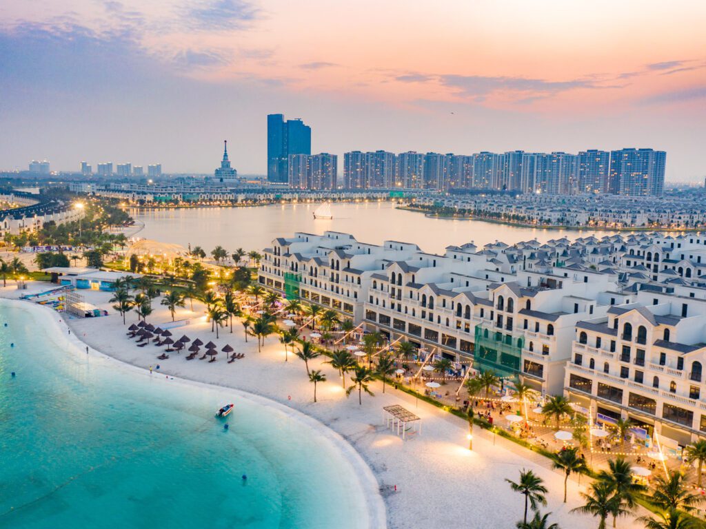 11 địa điểm vui chơi 30-4 và 1-5 tại Hà Nội 2025_Biển nhân tạo Vinhomes Ocean Park