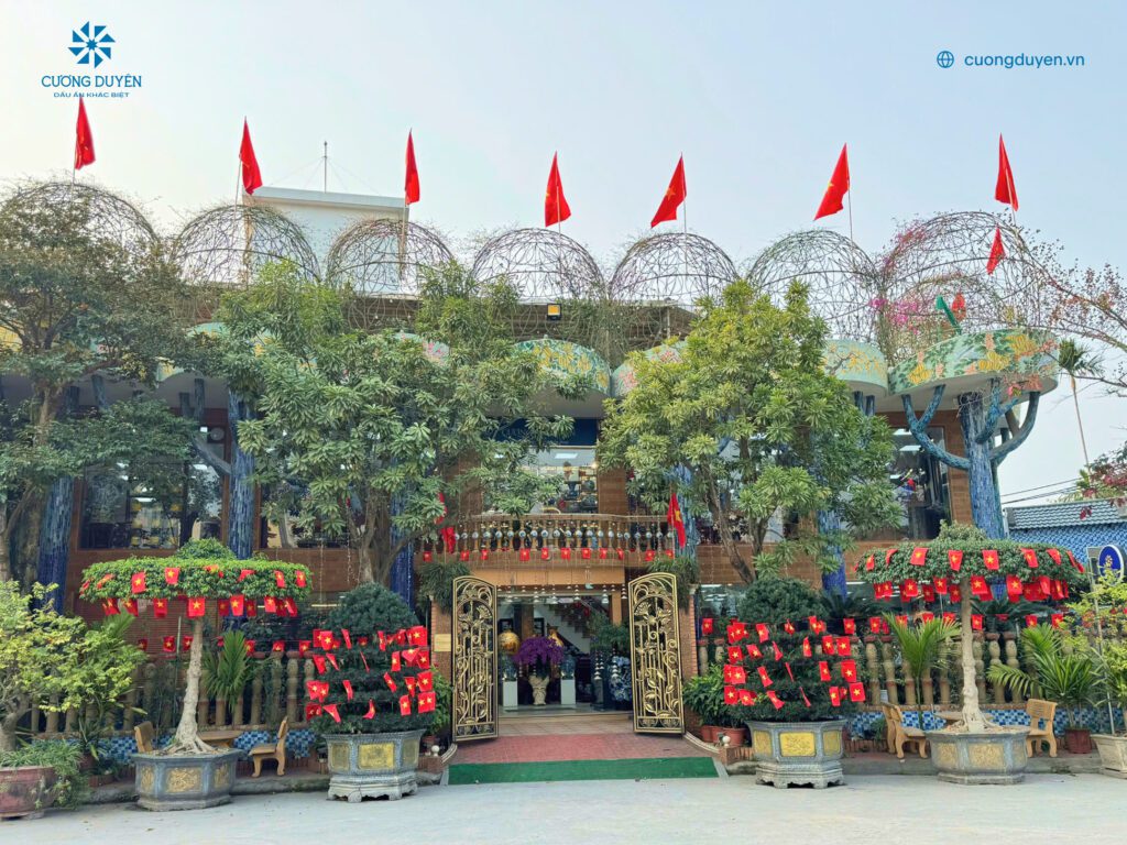11 địa điểm vui chơi 30-4 và 1-5 tại Hà Nội 2025_Showroom Nhà Cây Gốm Sứ Cương Duyên