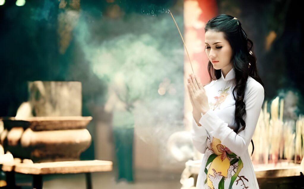 Thắp hương - Sự thành tâm và duy nhất