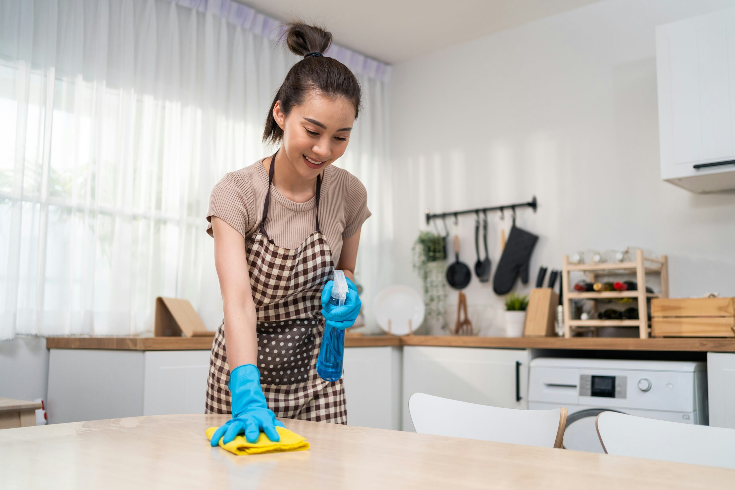 Vệ Sinh Nhà Cửa, Thông Gió Thường Xuyên