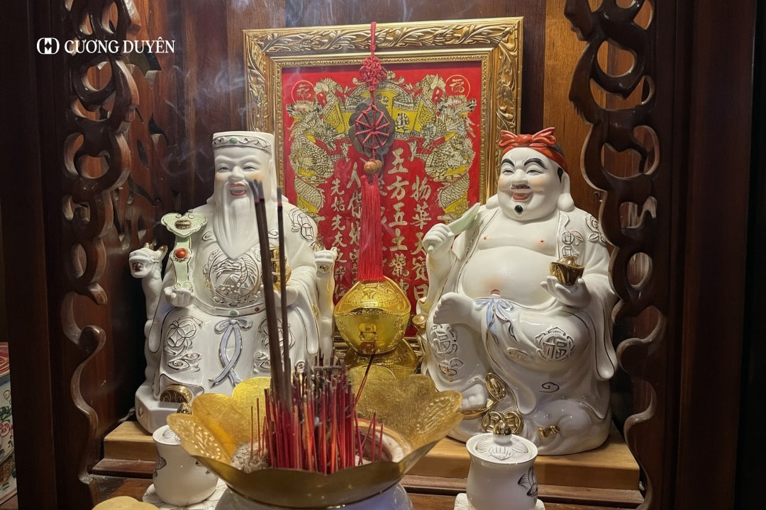 sắp xếp bàn thờ đúng cách