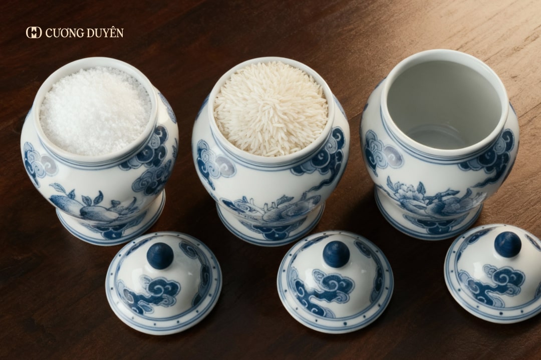 cách đặt hũ gạo muối nước trên bàn thờ